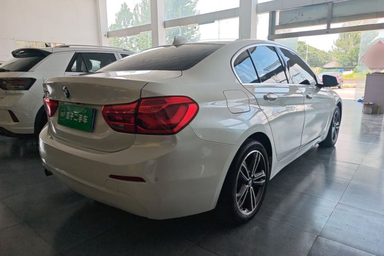 Used BMW 1 Series 2019 118i Fashion Model Rear Right 45 Deg