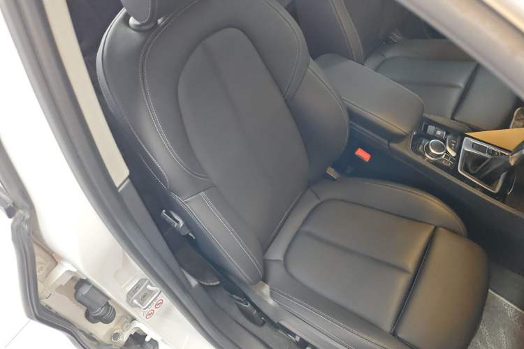 Used BMW 1 Series 2019 118i M Sport Package Right Front Seat