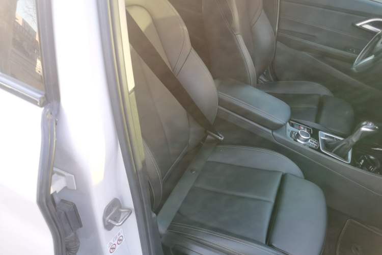 Used BMW 1 Series 2019 118i M Sport Package Right Front Seat