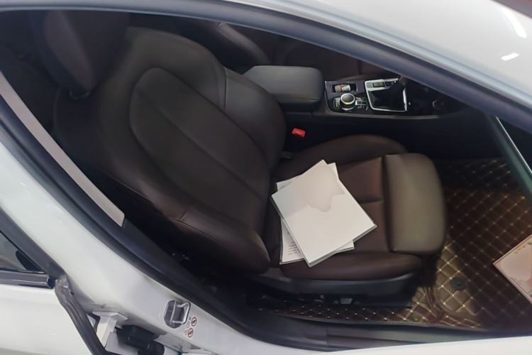 Used BMW 1 Series 2019 120i Leading Model M Sport Package Right Front Seat