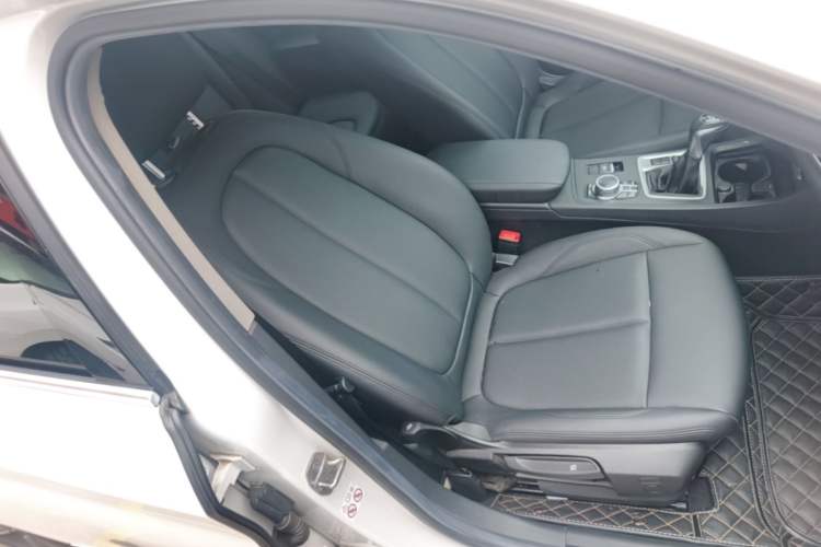 Used BMW 1 Series 2019 118i Fashion Model Right Front Seat