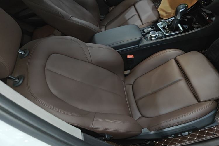 Used BMW 1 Series 2019 120i Leading Model M Sport Package Right Front Seat
