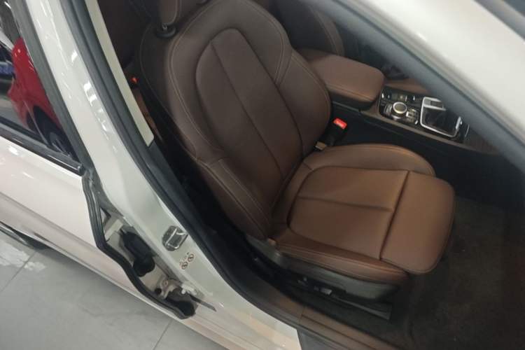Used BMW 1 Series 2019 118i M Sport Package Right Front Seat