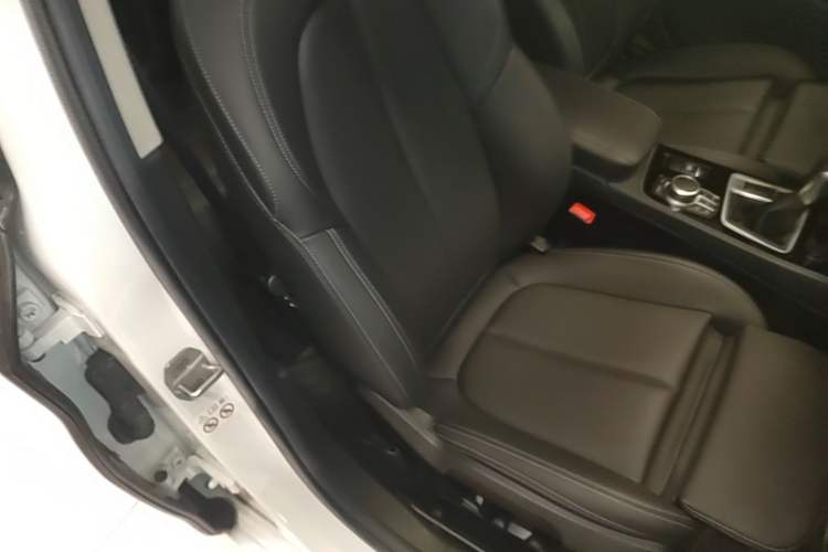Used BMW 1 Series 2019 118i M Sport Package Right Front Seat