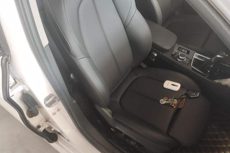 Used BMW 1 Series 2019 118i M Sport Package Right Front Seat