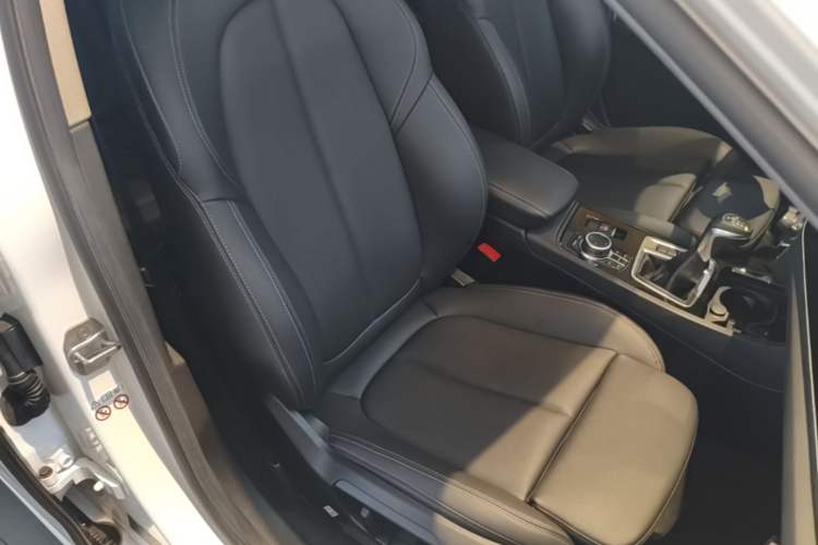 Used BMW 1 Series 2019 118i M Sport Package Right Front Seat