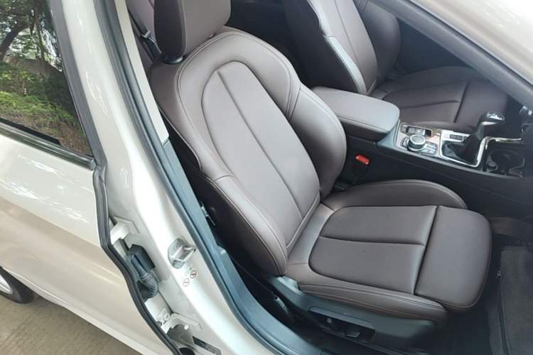 Used BMW 1 Series 2019 118i M Sport Package Right Front Seat