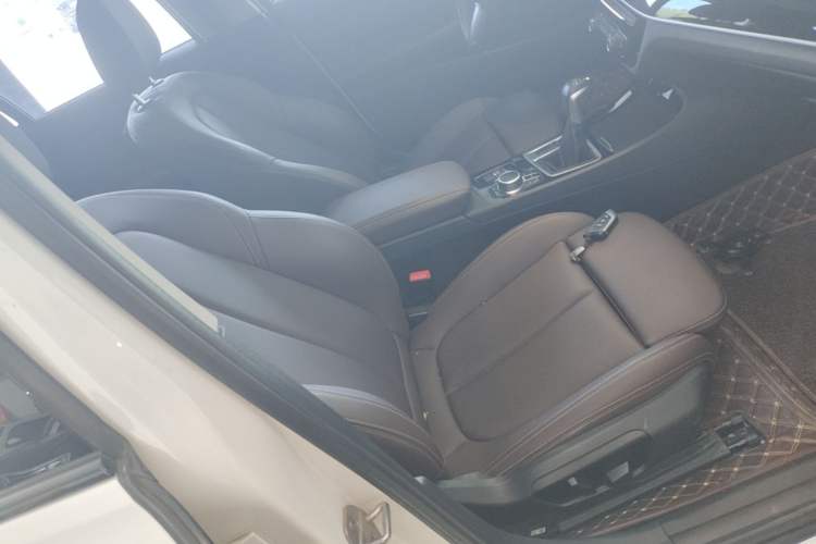 Used BMW 1 Series 2019 118i M Sport Package Right Front Seat