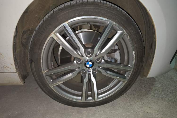 Used BMW 1 Series 2019 120i Leading Model M Sport Package Right Front Wheel Hub