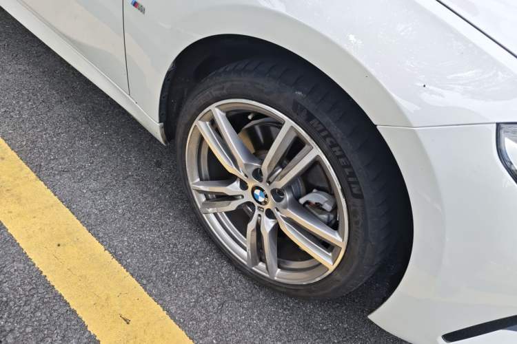 Used BMW 1 Series 2019 120i Leading Model M Sport Package Right Front Wheel Hub