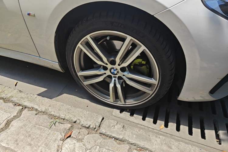 Used BMW 1 Series 2019 120i M Sport Package Right Front Wheel Hub