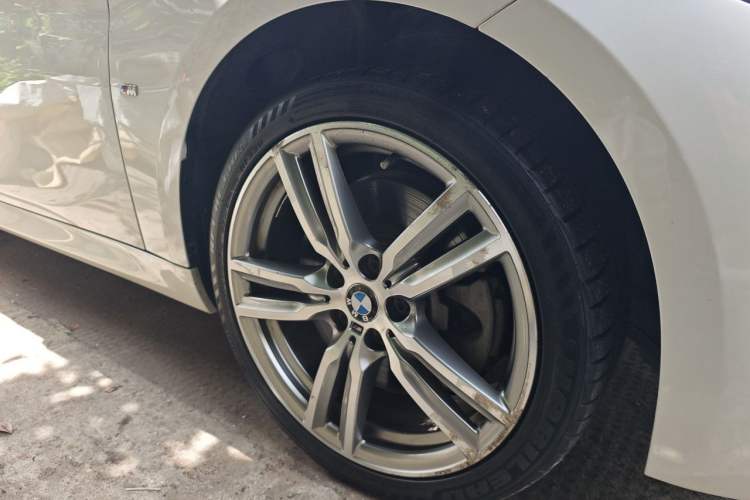 Used BMW 1 Series 2019 120i Leading Model M Sport Package Right Front Wheel Hub