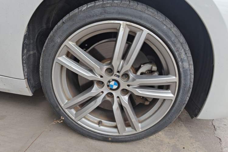 Used BMW 1 Series 2019 120i M Sport Package Right Front Wheel Hub