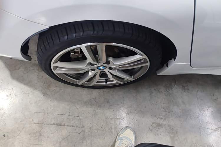 Used BMW 1 Series 2019 120i Leading Model M Sport Package Right Rear Wheel Hub