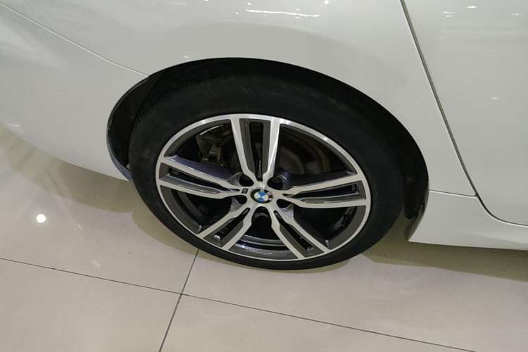 Used BMW 1 Series 2019 120i Leading Model M Sport Package Right Rear Wheel Hub