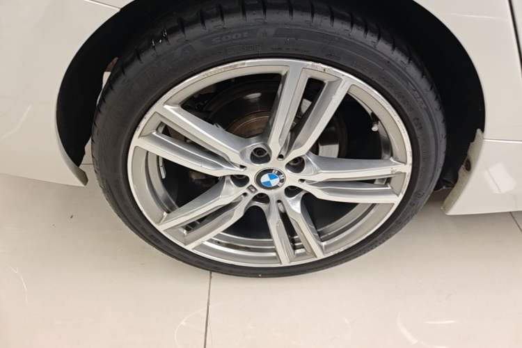 Used BMW 1 Series 2019 120i Leading Model M Sport Package Right Rear Wheel Hub