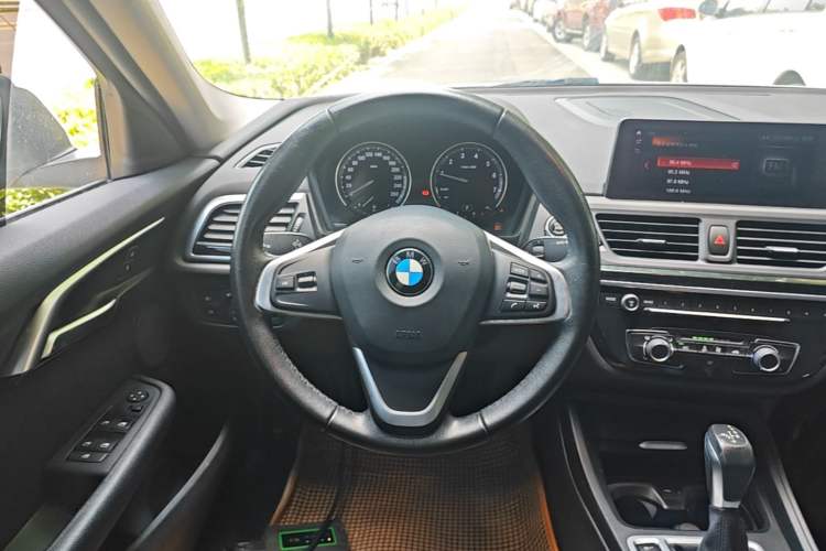 Used BMW 1 Series 2019 118i Fashion Model Steering Wheel
