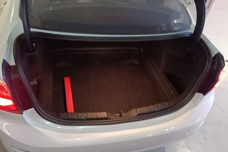 Used BMW 1 Series 2019 118i Fashion Model Trunk