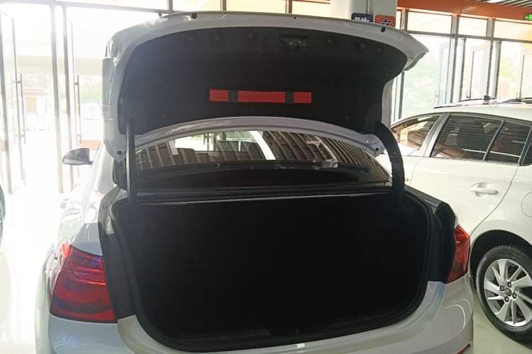 Used BMW 1 Series 2019 118i Fashion Model Trunk