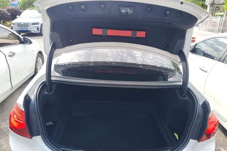 Used BMW 1 Series 2019 118i Fashion Model Trunk