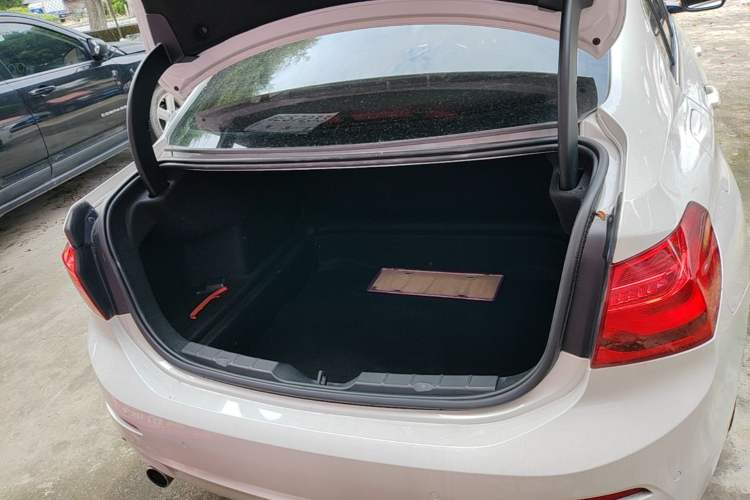 Used BMW 1 Series 2019 118i Fashion Model Trunk