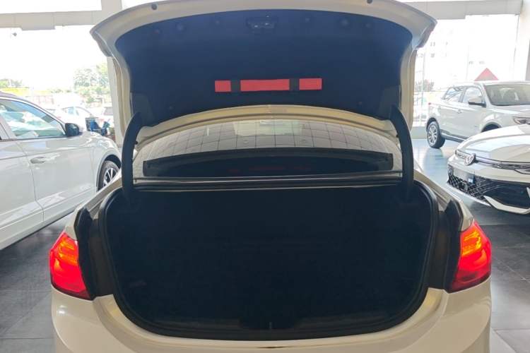 Used BMW 1 Series 2019 118i Fashion Model Trunk
