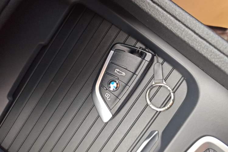 Used BMW 1 Series 2019 118i Fashion Model Vehicle Key