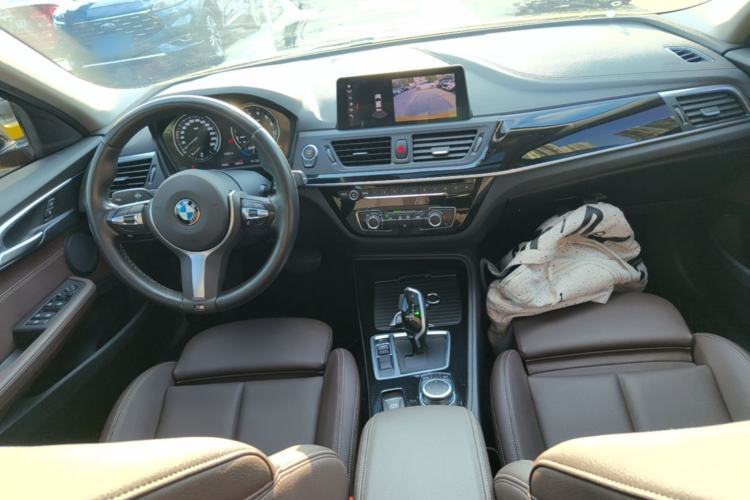 Used BMW 1 Series 2019 118i M Sport Package Center Console