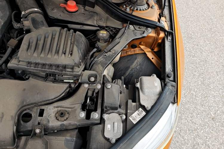 Used BMW 1 Series 2019 118i Fashion Model Engine Bay Left