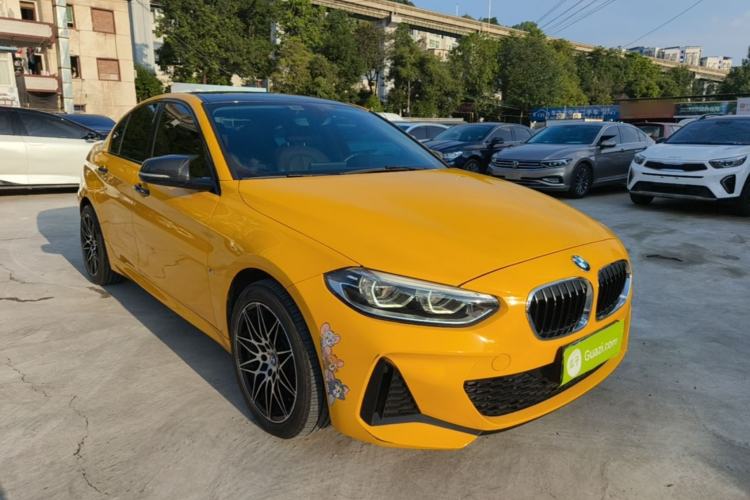Used BMW 1 Series 2019 118i M Sport Package Front Right 45 Deg