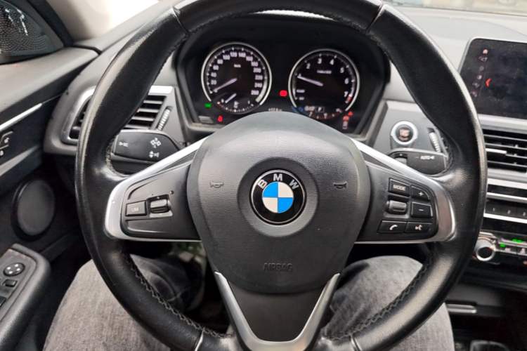 Used BMW 1 Series 2019 118i Fashion Model Steering Wheel