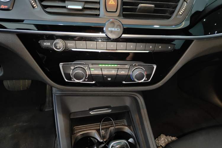 Used BMW 1 Series 2020 120i Fashion Model Audio And AC Panel