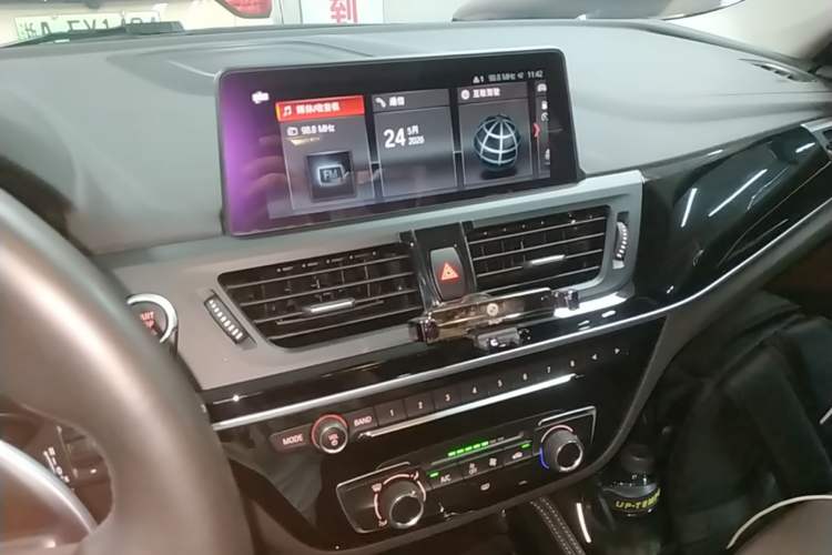 Used BMW 1 Series 2020 125i Leading Model M Sport Package Audio And AC Panel