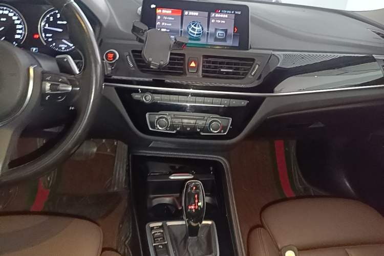 Used BMW 1 Series 2020 125i Leading Model M Sport Package Audio And AC Panel