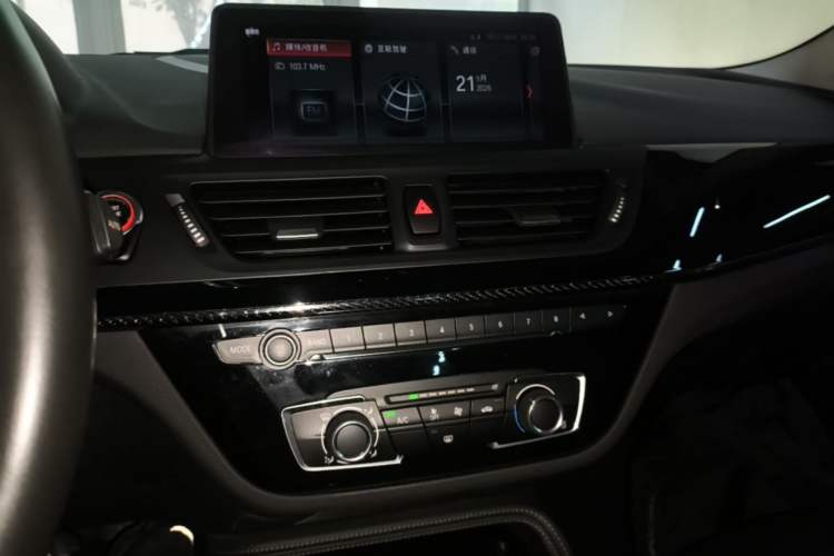 Used BMW 1 Series 2020 125i Leading Model M Sport Package Audio And AC Panel