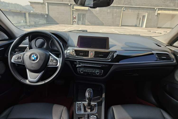 Used BMW 1 Series 2020 120i Fashion Model Audio And AC Panel