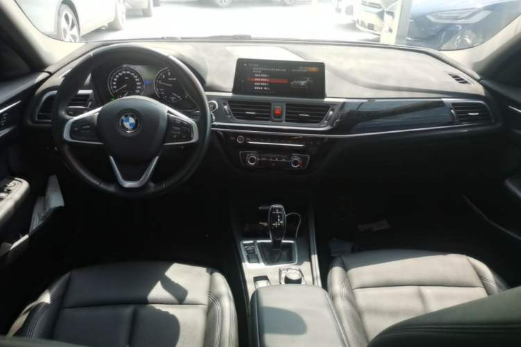 Used BMW 1 Series 2020 120i Fashion Model Center Console