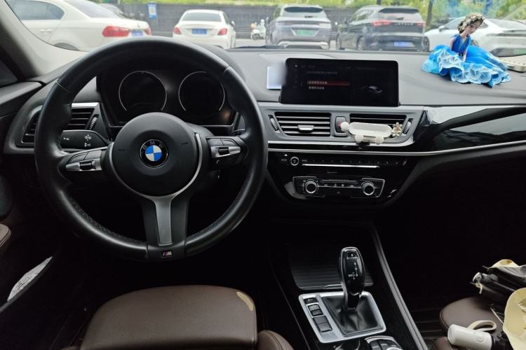 Used BMW 1 Series 2020 120i M Sport Package Center Console