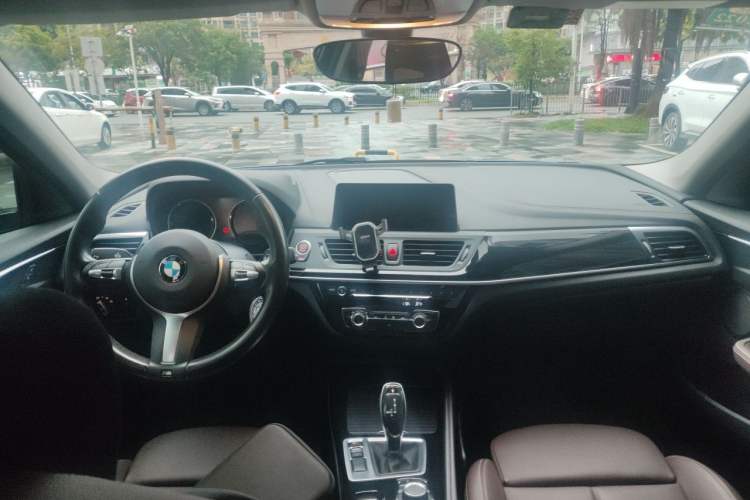 Used BMW 1 Series 2020 120i M Sport Package Center Console