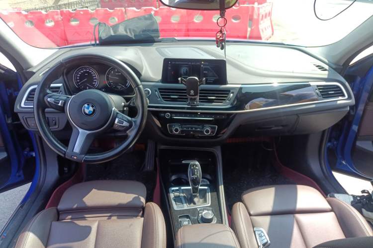 Used BMW 1 Series 2020 120i M Sport Package Center Console