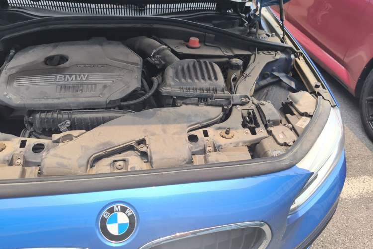 Used BMW 1 Series 2020 120i Fashion Model Engine Bay Left