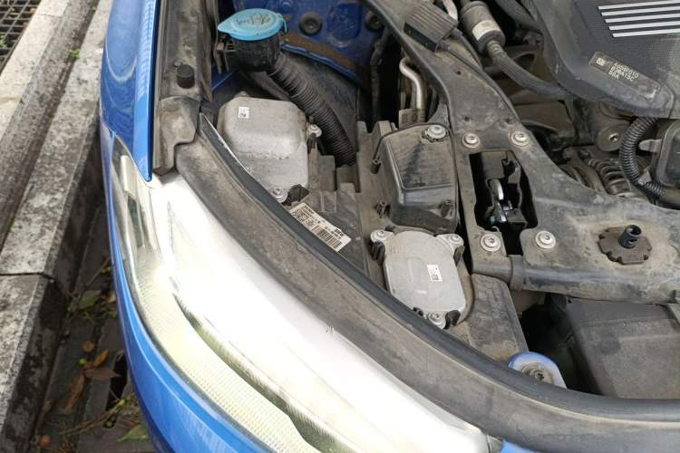 Used BMW 1 Series 2020 120i Fashion Model Engine Bay Right