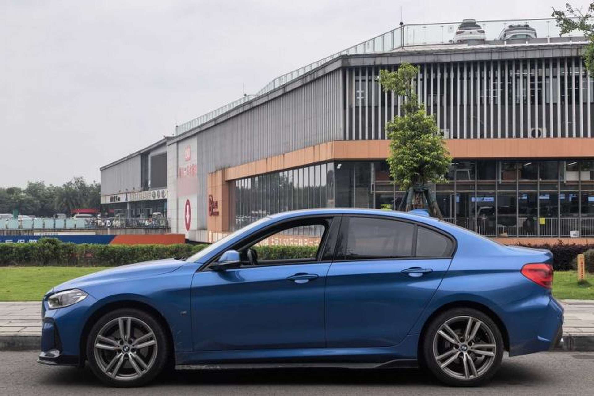 Used BMW 1 Series 2020 125i Leading Model M Sport Package Exterior 3
