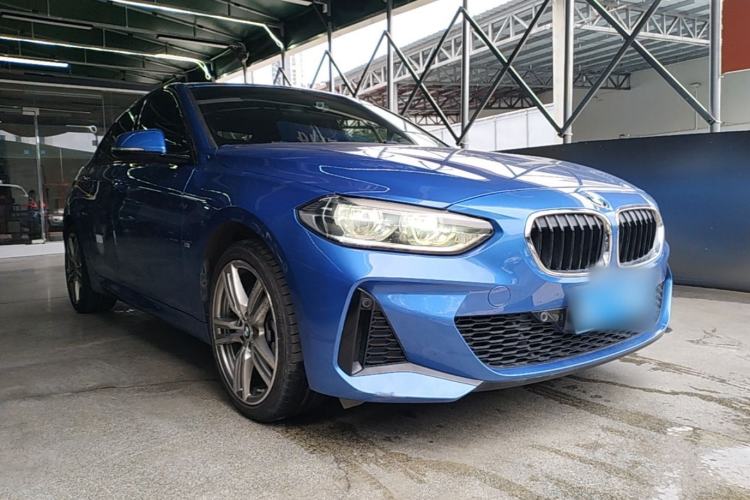 Used BMW 1 Series 2020 125i M Sport Package Front Right 45 Deg