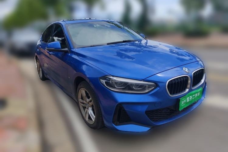 Used BMW 1 Series 2020 120i M Sport Package Front Right 45 Deg