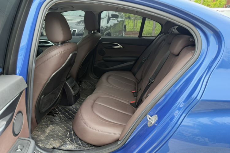 Used BMW 1 Series 2020 125i Leading Model M Sport Package Interior 8