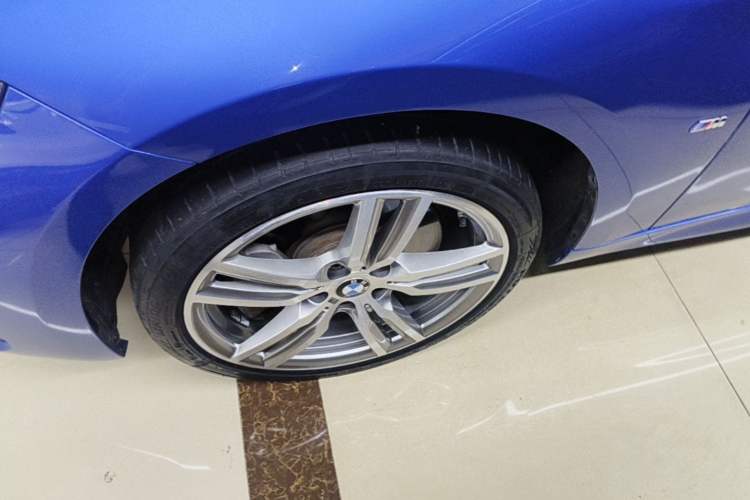 Used BMW 1 Series 2020 125i Leading Model M Sport Package Left Front Wheel Hub