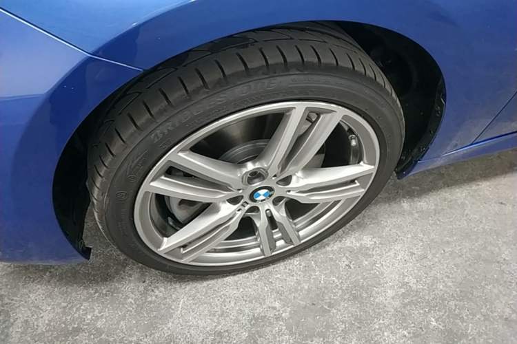 Used BMW 1 Series 2020 125i Leading Model M Sport Package Left Front Wheel Hub