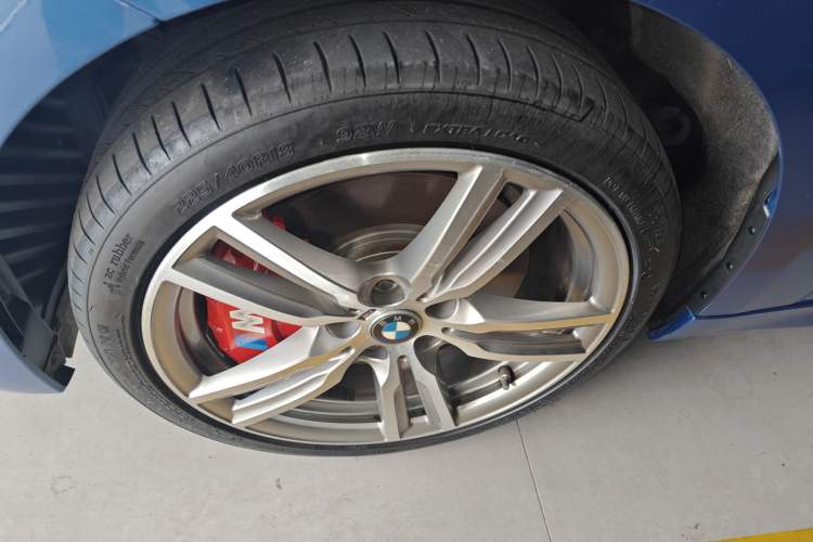 Used BMW 1 Series 2020 125i Leading Model M Sport Package Left Front Wheel Hub