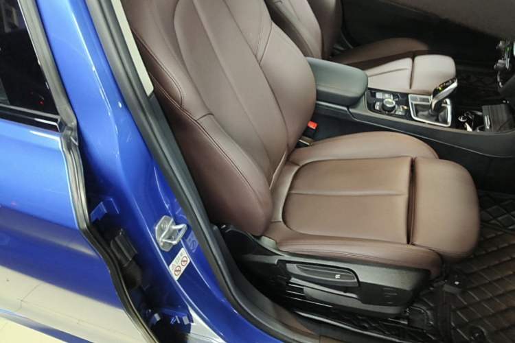 Used BMW 1 Series 2020 125i Leading Model M Sport Package Right Front Seat
